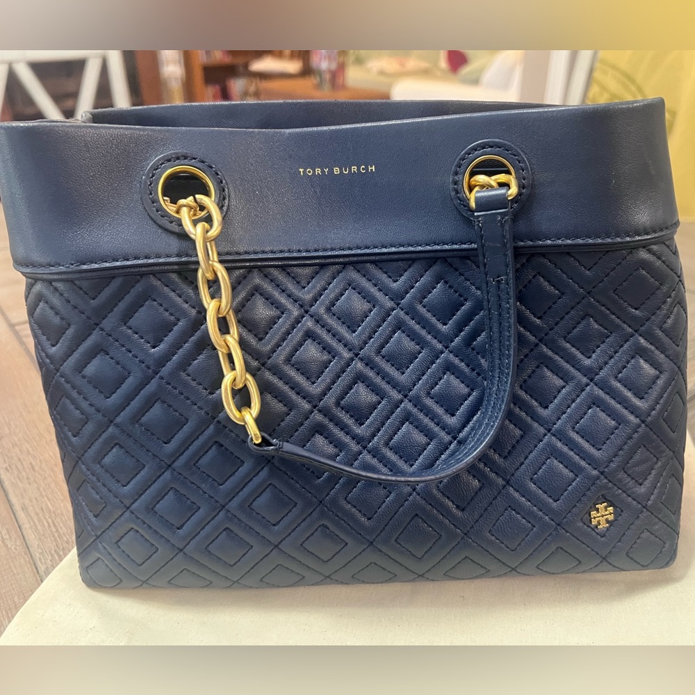Tory Burch Fleming quilted handbag - Picture 2 of 14